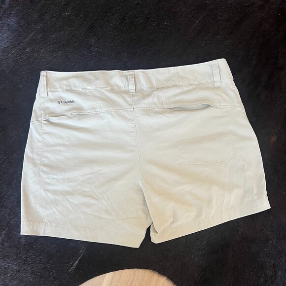 Columbia Women's Saturday Trail Short Sz 14 - Picture 2 of 7